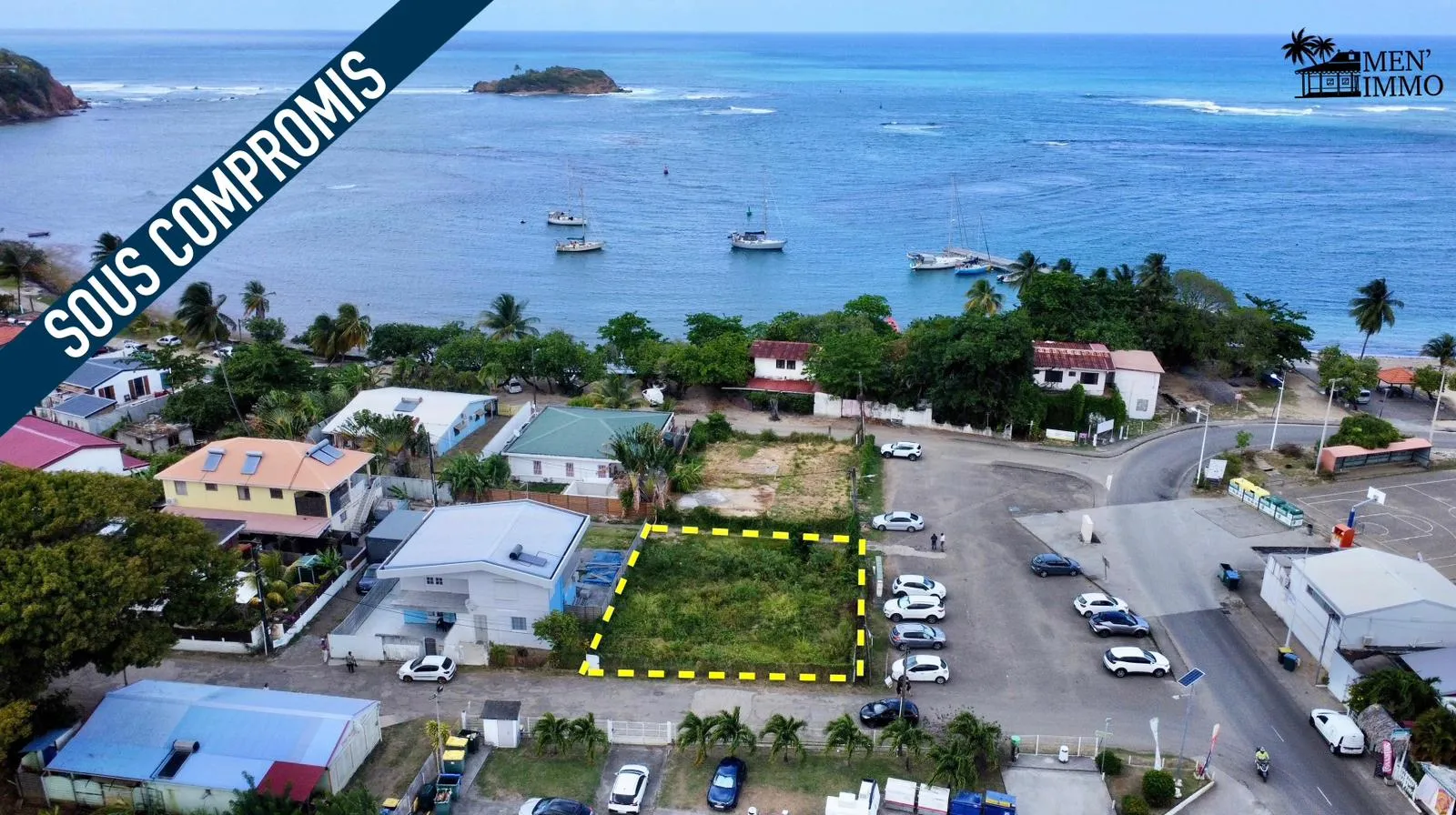 Terrain nu constructible de 397 m² - Tartane, Trinité