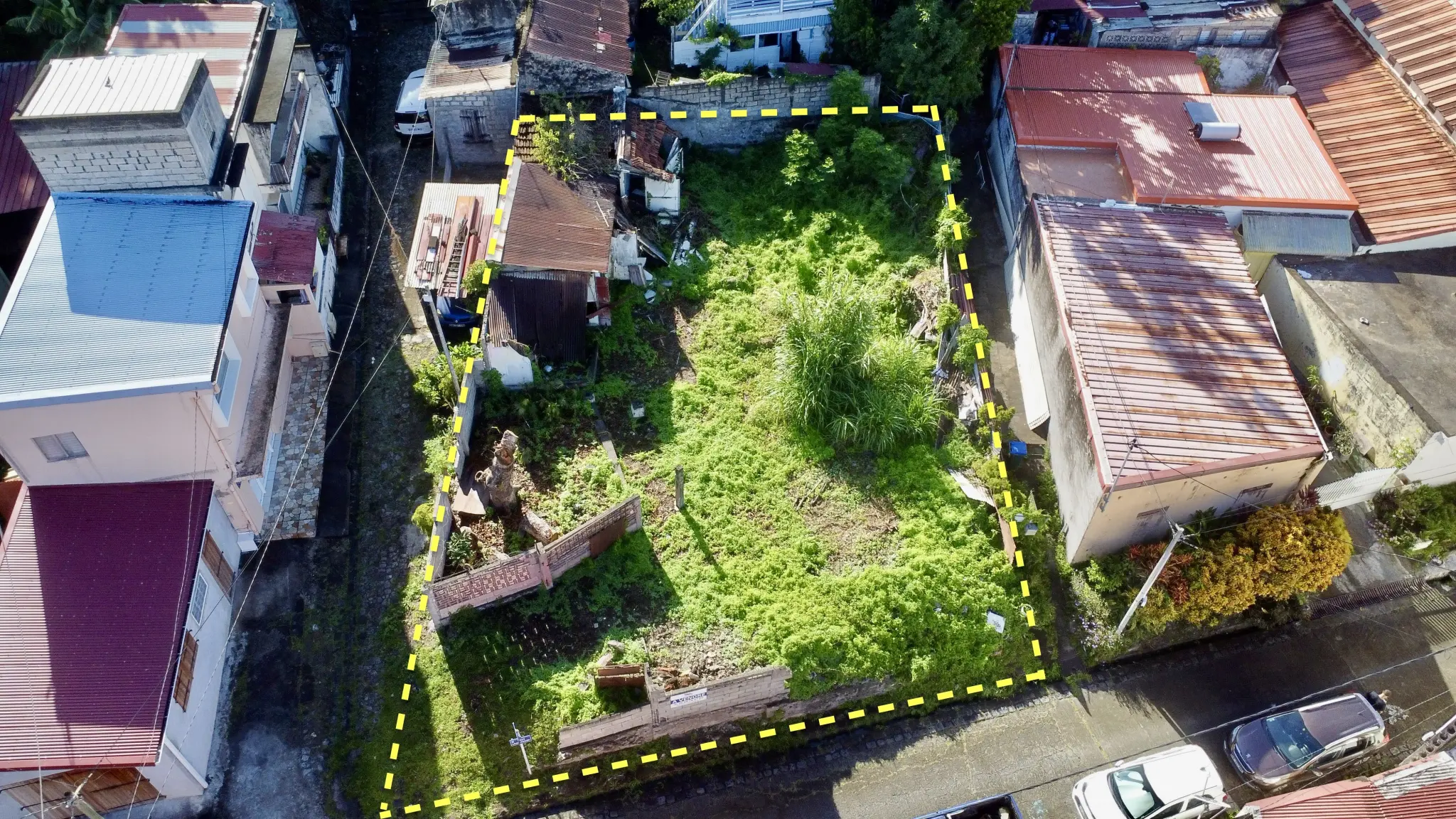 Terrain constructible 350 m² – Saint-Pierre (Martinique)