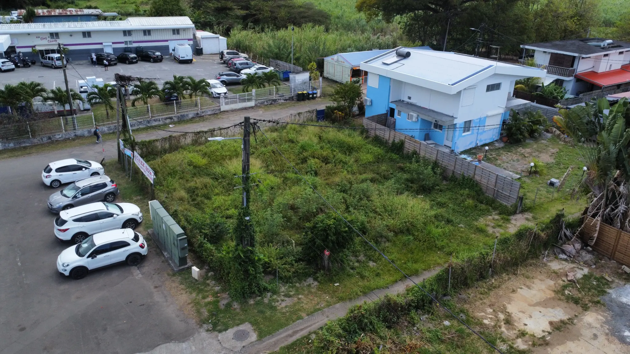 Terrain nu constructible de 397 m² - Tartane, Trinité