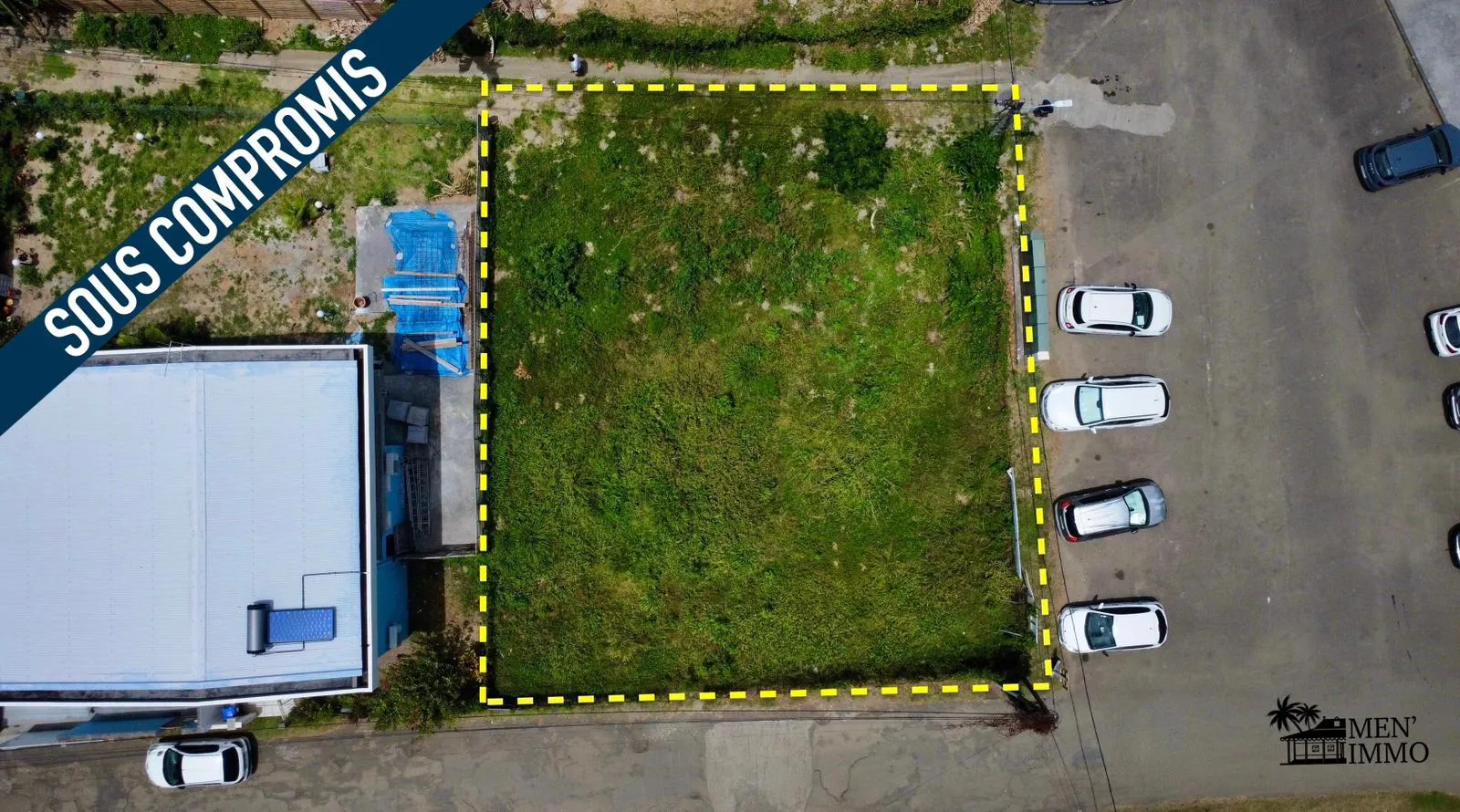 Terrain nu constructible de 397 m² - Tartane, Trinité